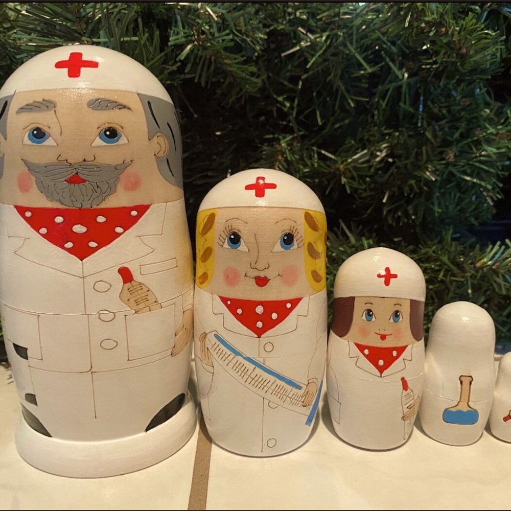 Nesting Dolls Doctor Set! 5 pieces